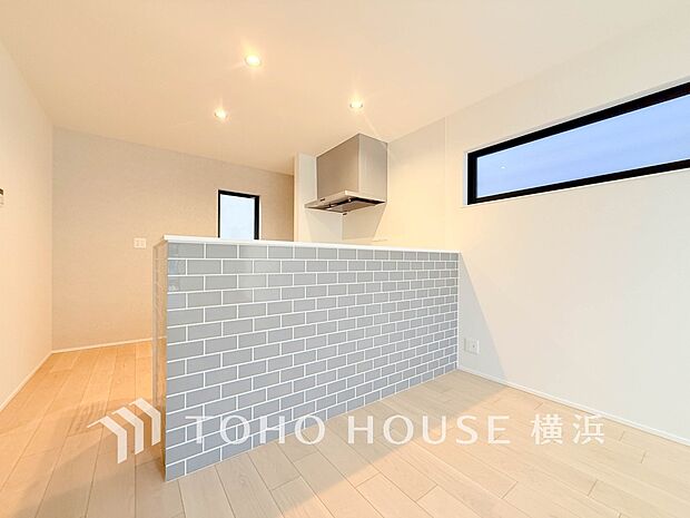 対面キッチンでリビングのご家族と会話を楽しみながらお料理できます。