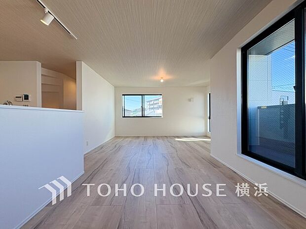 集いの場、憩いの場としての快適性を求めたやすらぎの空間です。