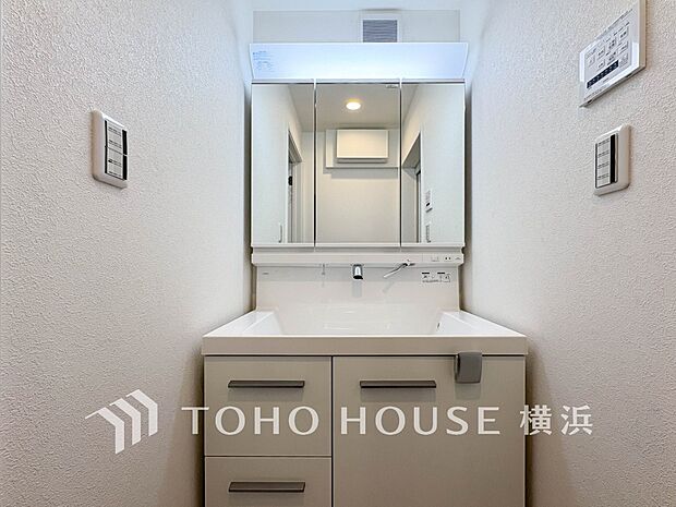 ご家族の1日が始まり、1日の終わりを締めくくる洗面空間。