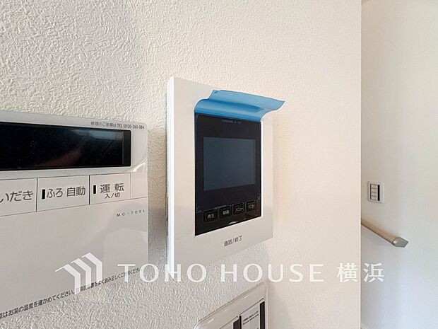 誰が来てもわかる様にモニター付きインターホンを設置。快適と安らぎを合わせた優しい設計。 