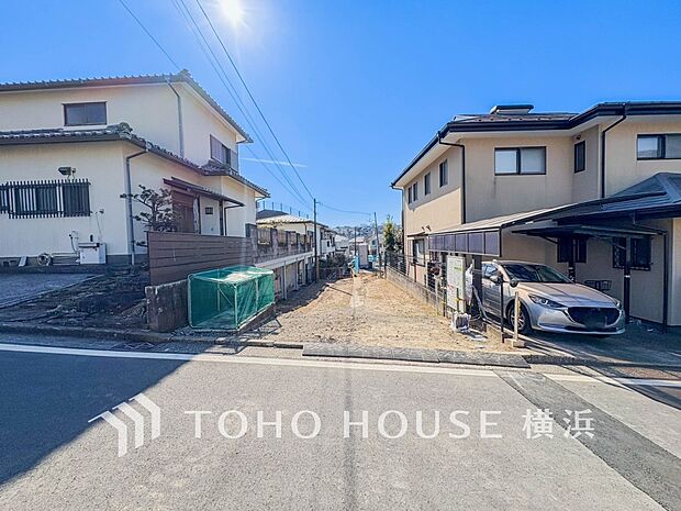 十分な広さのカースペースは、お車2台分の広さがあります。(2026年2月撮影)