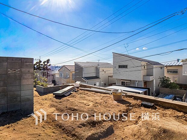 毎日の暮らしの中に癒しを与えてくれるお庭スペース。(2026年2月撮影)