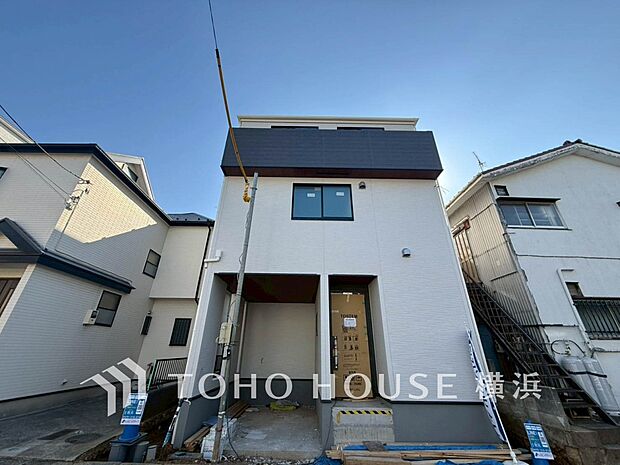 お住まいの顔となる玄関。住まう方のプライドを満たすクオリティを備えています。