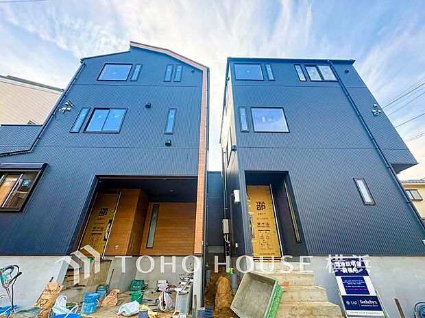 お住まいの顔となる玄関。住まう方のプライドを満たすクオリティを備えています。(2026年2月撮影)