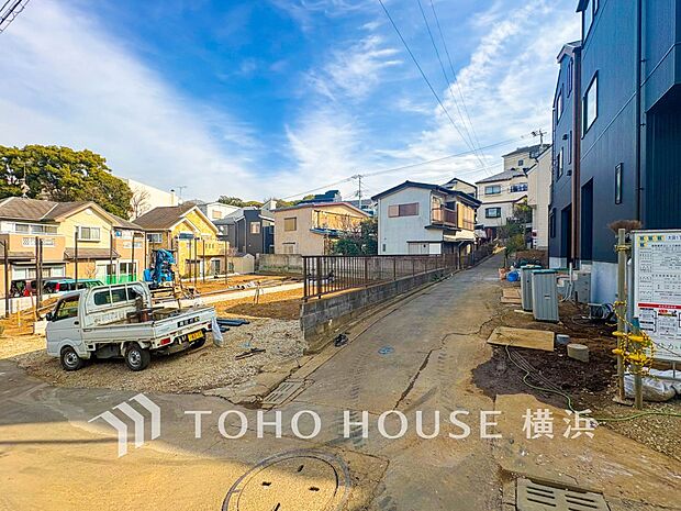 生活利便に優れた住環境に立地し、ゆとりある生活が送れます。(2026年2月撮影)