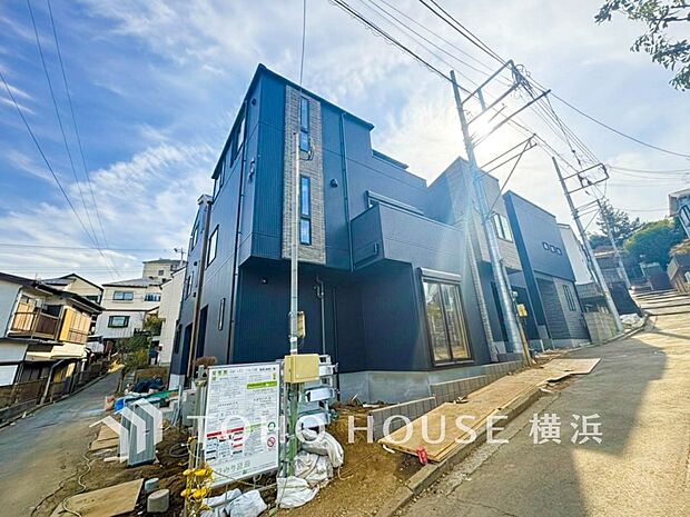 敷地内に駐車スペースがあると、日々の暮らしのをスムーズに運ぶ事が出来ます。(2026年2月撮影)