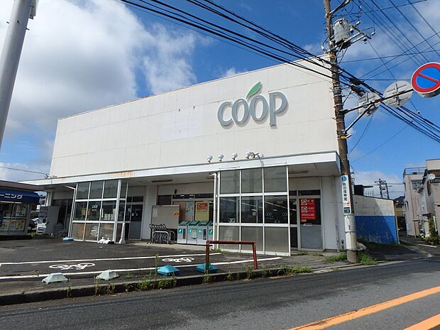 ユーコープ萩丸店 350m コープ商品、産直・産地指定商品をはじめ、生鮮品から日用雑貨まで取り扱っています。