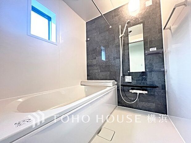 一日の疲れが癒される優雅な時間を堪能できるゆとりあるバスルームです。