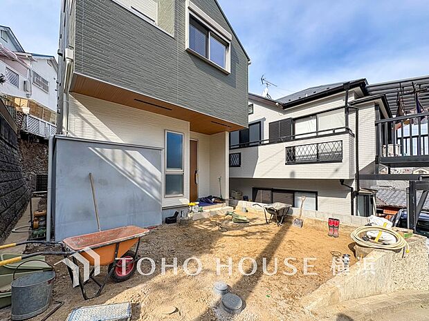 敷地内に駐車スペースがあると、日々の暮らしのをスムーズに運ぶ事が出来ます。