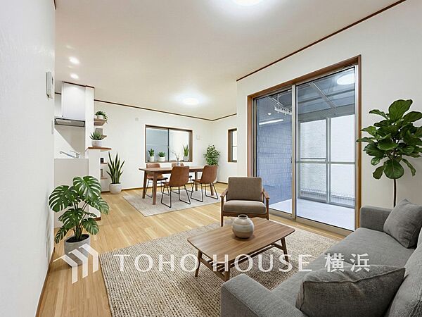 寛ぎとコミュニケーションを育む居心地のよい場所。（家具はAI加工です）