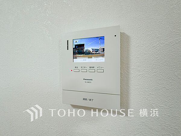 誰が来てもわかる様にモニター付きインターホンを設置。快適と安らぎを合わせた優しい設計。