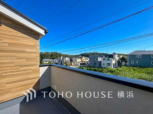 お部屋にも爽やかな風と暖かく柔らかな日差しが差し込み、毎日の暮らしを豊かに彩ります。