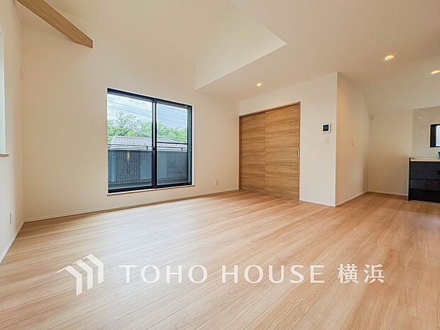集いの場、憩いの場としての快適性を求めたやすらぎの空間です。