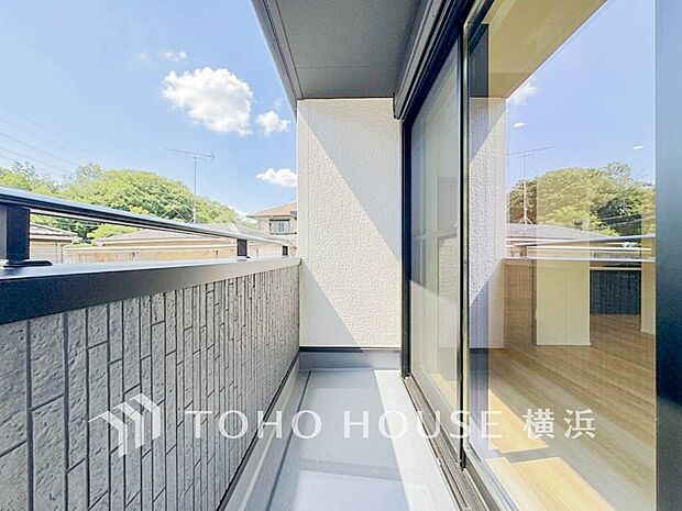 お部屋にも爽やかな風と暖かく柔らかな日差しが差し込み、毎日の暮らしを豊かに彩ります。