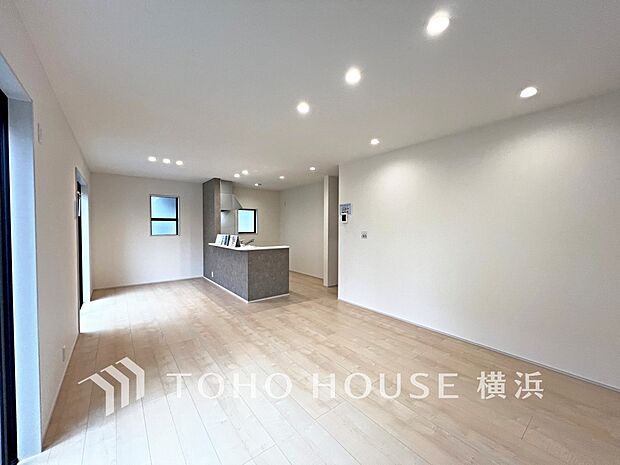 集いの場、憩いの場としての快適性を求めたやすらぎの空間です。