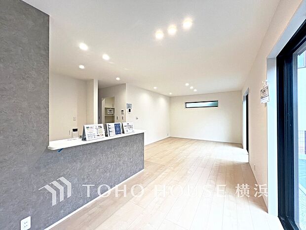 ここはみんなが集い、食事と楽しい会話が始まるスペース。