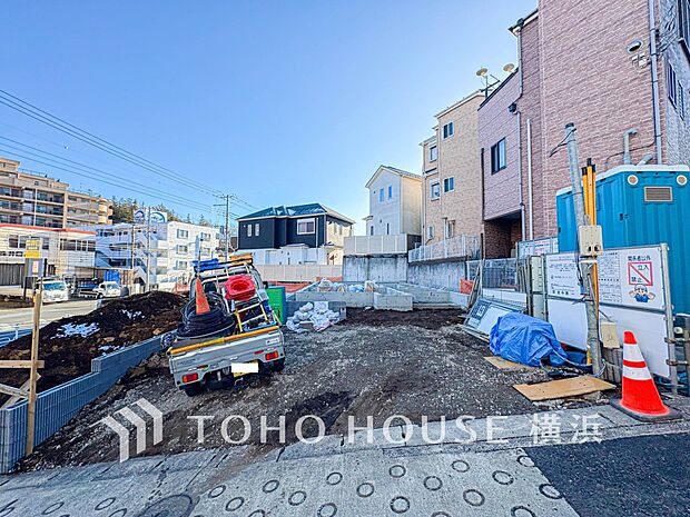 敷地内に駐車スペースがあると、日々の暮らしのをスムーズに運ぶ事が出来ます。(2026年2月撮影)