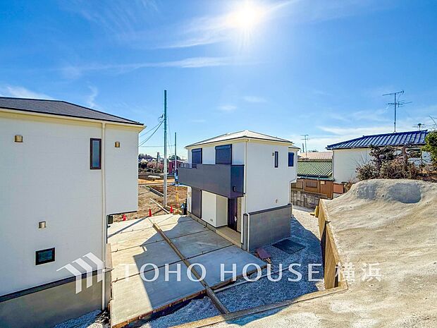 表現された空間は豊かな光と風を纏い、暮らしの時間を豊かにしてくれます。