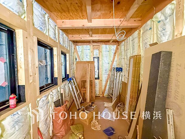 現在4月完成に向け建築中の室内。(2026年2月撮影)