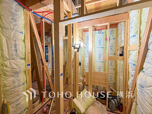 現在4月完成に向け建築中の室内。(2026年2月撮影)