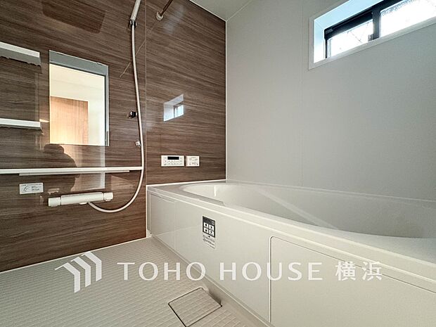 一日の疲れが癒される優雅な時間を堪能できるゆとりあるバスルームです。