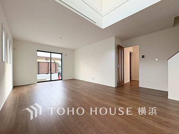 話に夢中になりすぎて、ついつい時を忘れてしまう。そんな束の間の幸せを感じさせてくれる場所。