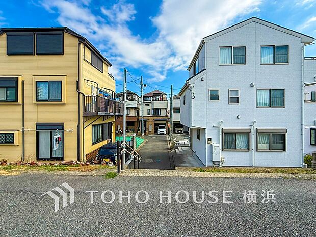 子育て環境、生活利便に優れた住環境に立地し、ゆとりある生活が送れます。(2026年2月撮影)