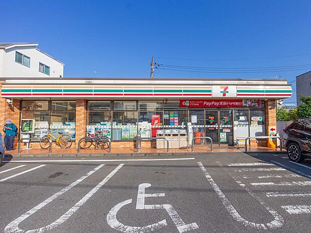 セブン-イレブン 横浜瀬谷南台1丁目店 350m オリジナルブランド商品やホットスナック・コーヒーも人気です。