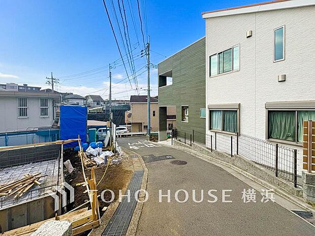 子育て環境、生活利便に優れた住環境に立地し、ゆとりある生活が送れます。(2026年2月撮影)