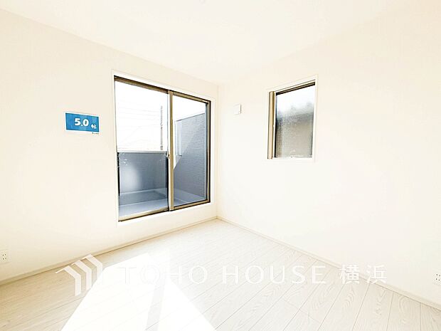 感性を育むプライベートルームはシンプルでスマートな空間。