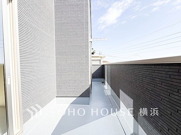 お部屋にも爽やかな風と暖かく柔らかな日差しが差し込み、毎日の暮らしを豊かに彩ります。