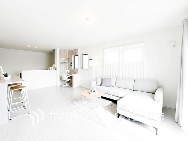 和やかで洗練された空間の演出。寛ぎとコミュニケーションを育む居心地のよい場所。(家具はAI加工です)