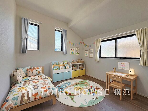 穏やかな寛ぎを届ける上質仕様のお部屋。（家具・装飾品はＡＩ加工です）