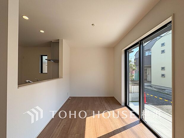 話に夢中になりすぎて、ついつい時を忘れてしまう。そんな束の間の幸せを感じさせてくれる場所。