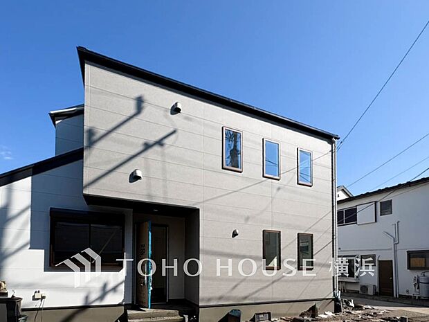 お住まいの顔となる玄関。住まう方のプライドを満たすクオリティを備えています。