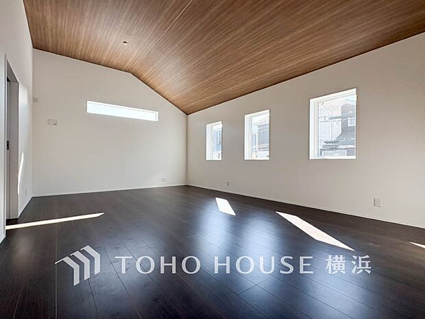 開放感あるリビングダイニング。ご家族とのんびりしたひと時を過ごせますね。