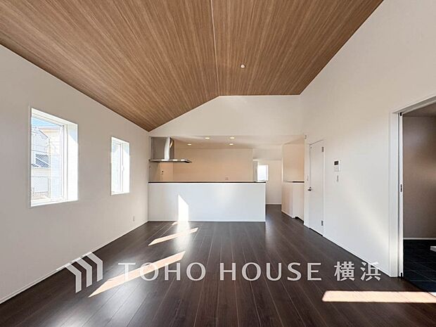 集いの場、憩いの場としての快適性を求めたやすらぎの空間です。