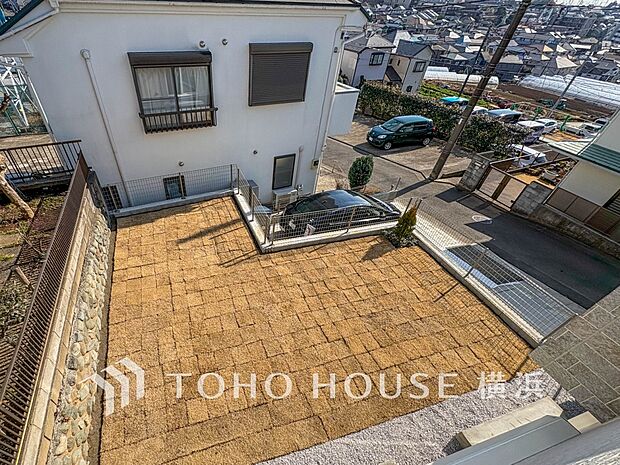 たっぷり降り注ぐ日差しの下バーベキューを楽しんだり、大切な家族やペットと楽しい休日を。