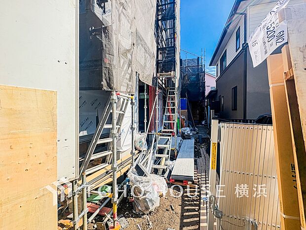 お住まいの顔となる玄関。住まう方のプライドを満たすクオリティを備えています。(2026年2月撮影)