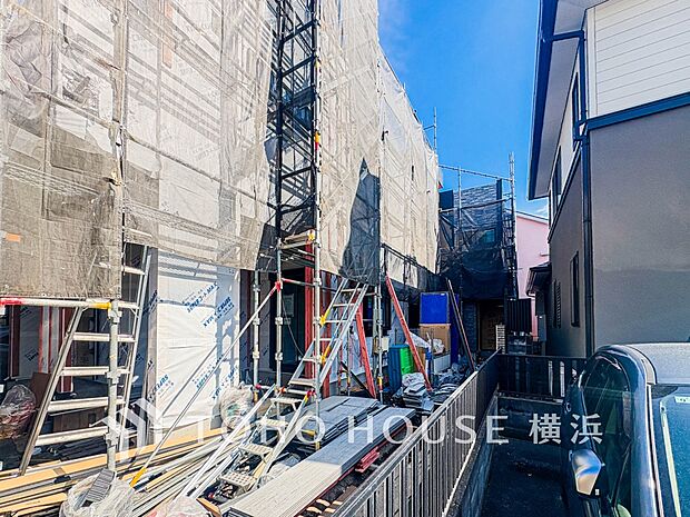 敷地内に駐車スペースがあると、日々の暮らしのをスムーズに運ぶ事が出来ます。(2026年2月撮影)