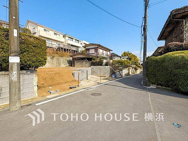 子育て環境、生活利便に優れた住環境に立地し、ゆとりある生活が送れます。(2026年2月撮影)