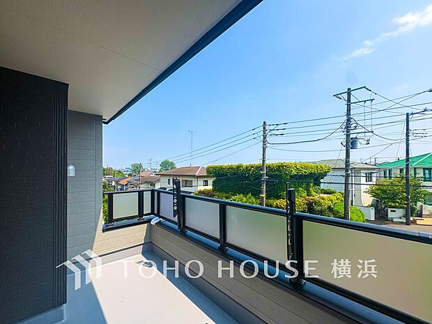 お部屋にも爽やかな風と暖かく柔らかな日差しが差し込み、毎日の暮らしを豊かに彩ります。