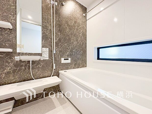 すっきりとした清潔感が感じられ、心身をリフレッシュできる寛ぎを深めてくれるスペースです。（5号棟）