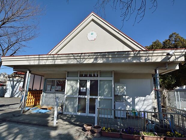 浅間幼育園 220m 緑に囲まれた浅間神社の境内にあり、自然に親しむのびのびとした人間形成を目的としてます。