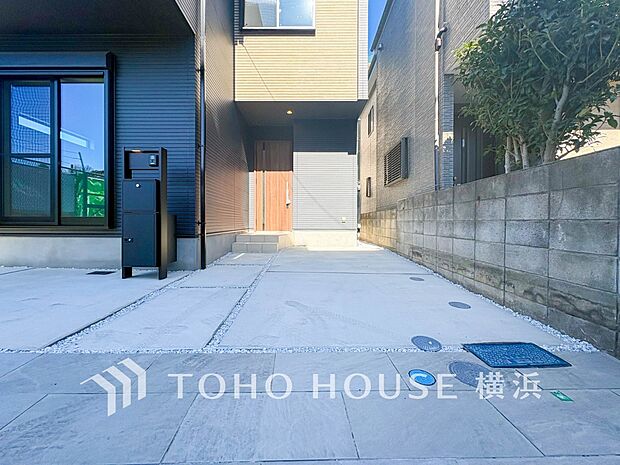 お住まいの顔となる玄関。住まう方のプライドを満たすクオリティを備えています。