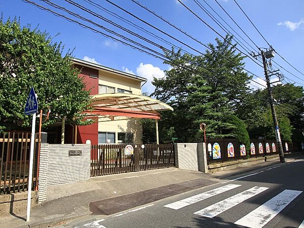 樽町白梅幼稚園 750m 昔ながらの自由でのびのび伸ばす幼稚園です。先生方も子供達に負けないくらいパワー全開。