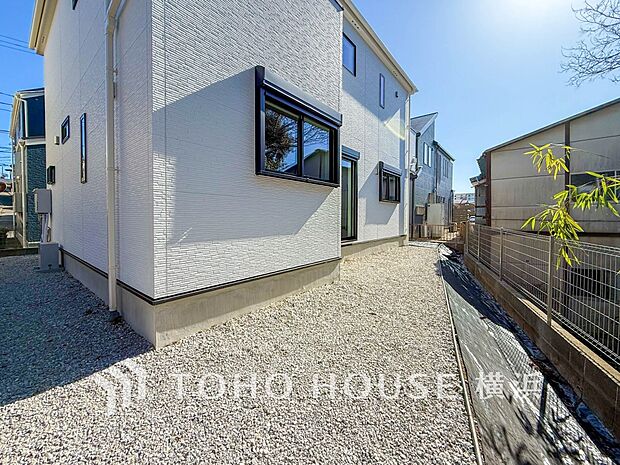 毎日の暮らしの中に癒しを与えてくれるお庭スペース。