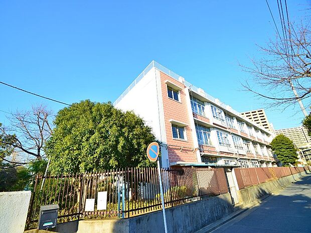 川崎市立東小田小学校 450m