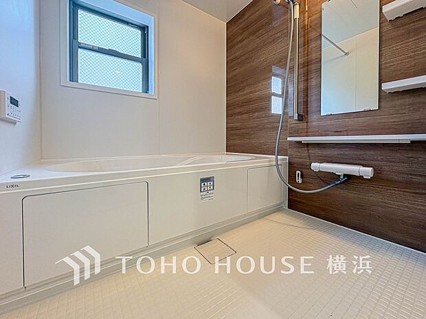 一日の疲れが癒される優雅な時間を堪能できるゆとりあるバスルームです。