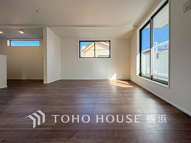 開放感あるリビングダイニング。ご家族とのんびりしたひと時を過ごせますね。